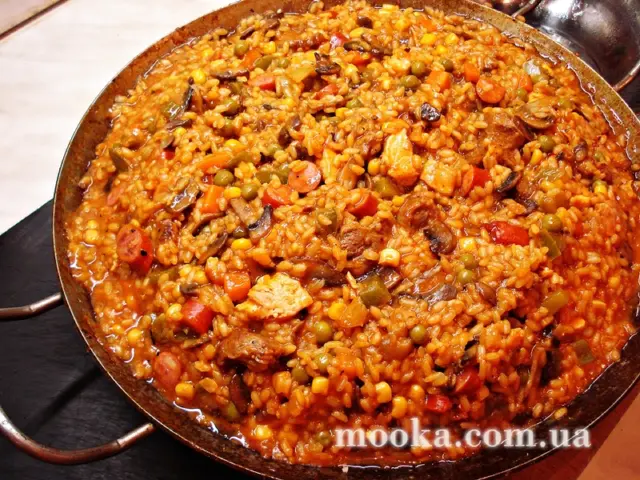 Паэлья ( скромный бюджетный вариант)