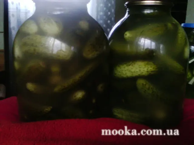 Огурцы соленые консервированные
