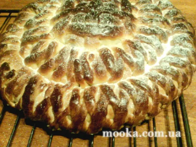 Пирог с начинкой ажурный