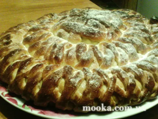 Пирог с начинкой ажурный