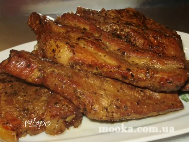 Грудинка тушёная, маринованная в мёде