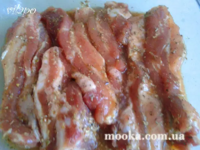 Грудинка тушёная, маринованная в мёде