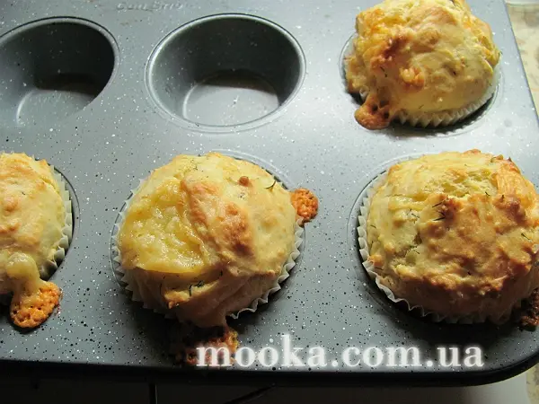 Маффины закусочные с сыром и чесноком