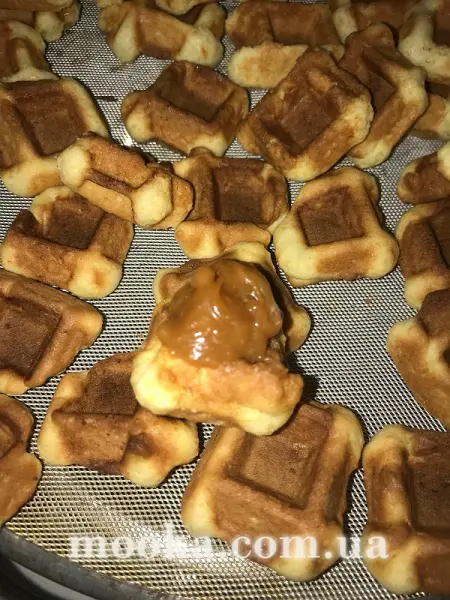 Орешки со сгущёнкой в форме мини-вафель (вафельница для толстых вафель)