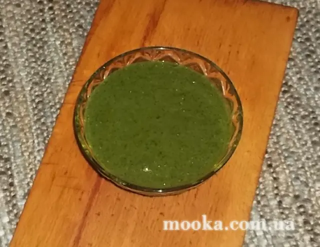 Пикантный зелёный соус с мёдом и горчицей.