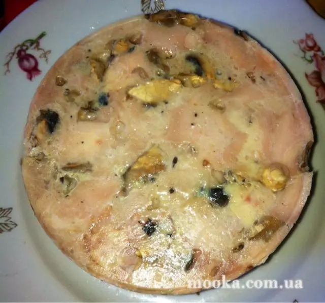 Ветчина куриная с вялеными шампиньонами (быстрый метод)