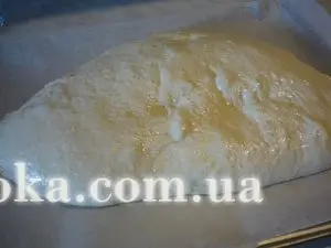 Фокачча с печеным чесноком и тимьяном
