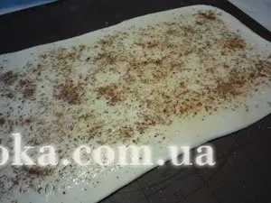 Скроллы с чабером, паприкой и чесноком