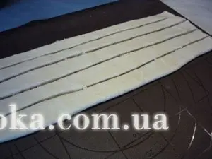 Скроллы с чабером, паприкой и чесноком