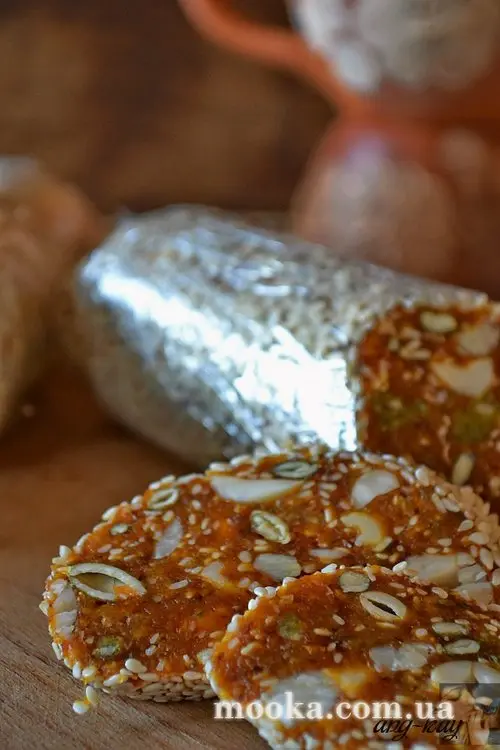 Финиковая колбаска (постная, вегетарианская)