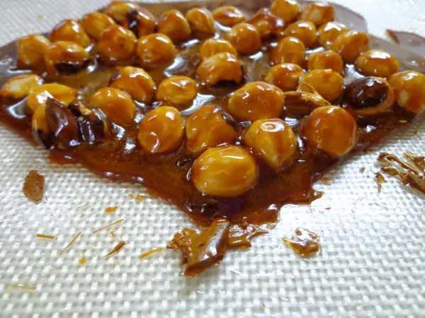 Рулет с пралине и фундуком