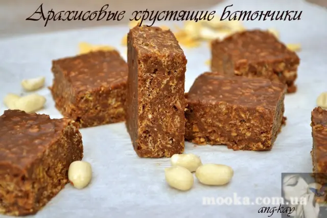 Арахисовые хрустящие батончики с шоколадом и кукурузными хлопьями