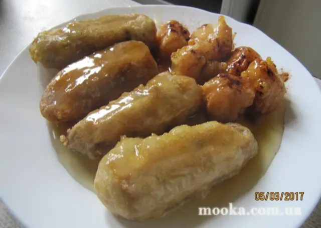 Жаренные бананы и яблоки в апельсиновом сиропе