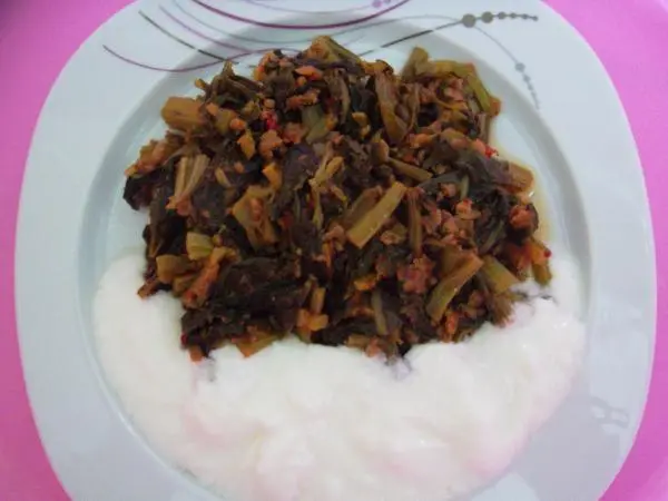 Мангольд с говяжьим фаршем