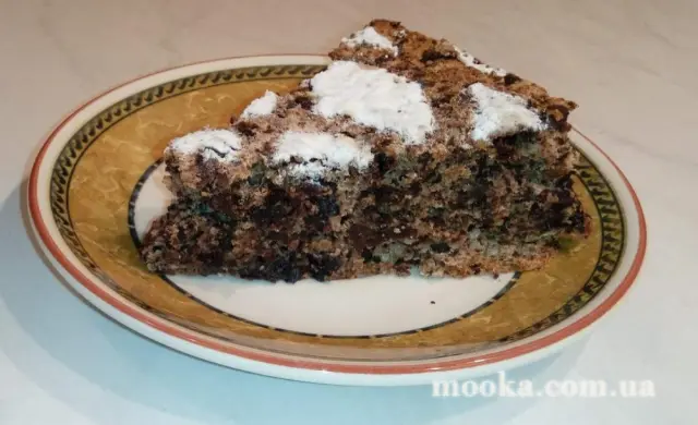 Торт шоколадный с черносливом и орехами (без муки)