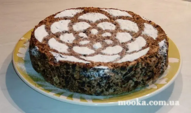 Торт шоколадный с черносливом и орехами (без муки)