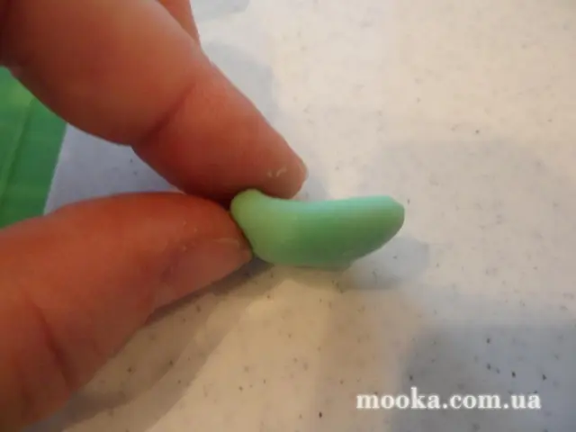 Мак с сахарной мастики
