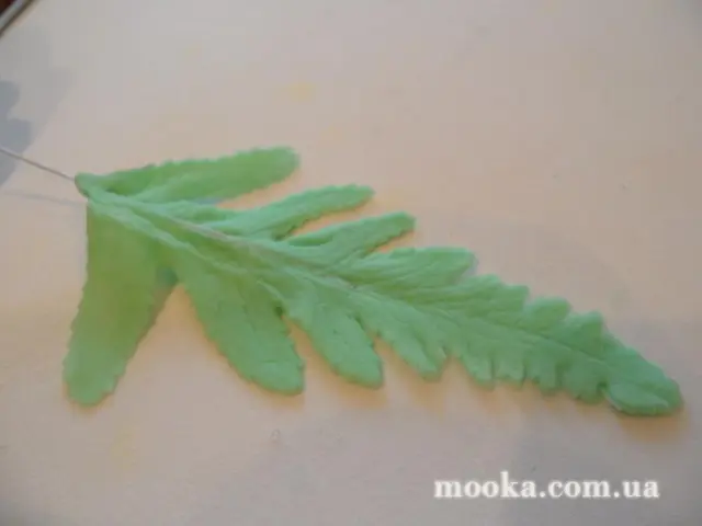 Мак с сахарной мастики