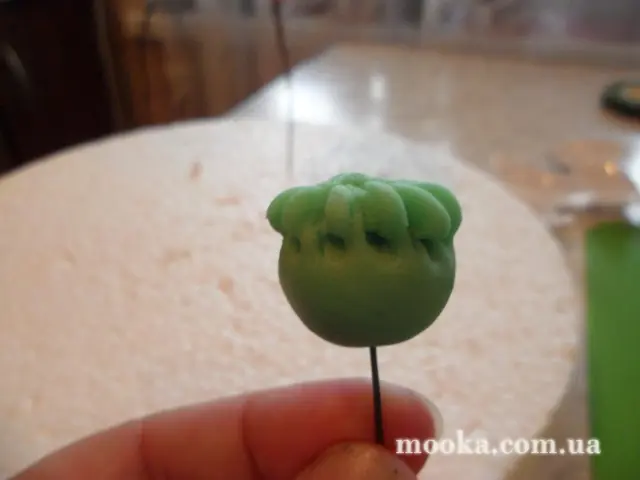 Мак с сахарной мастики