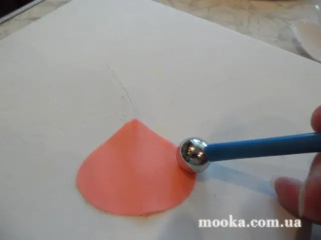 Мак с сахарной мастики