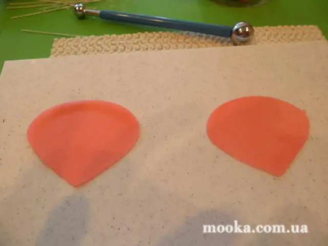 Мак с сахарной мастики