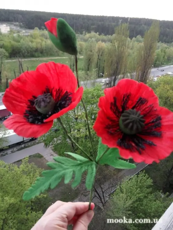Мак с сахарной мастики