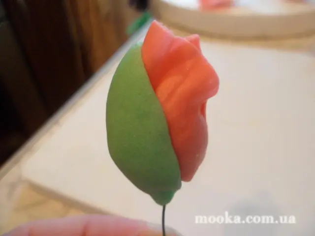 Мак с сахарной мастики