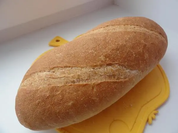 Батон на закваске и дрожжах