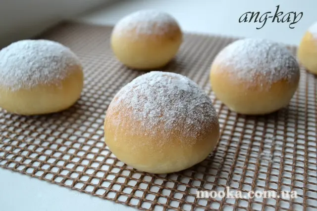 Итальянские булочки со сливочной начинкой