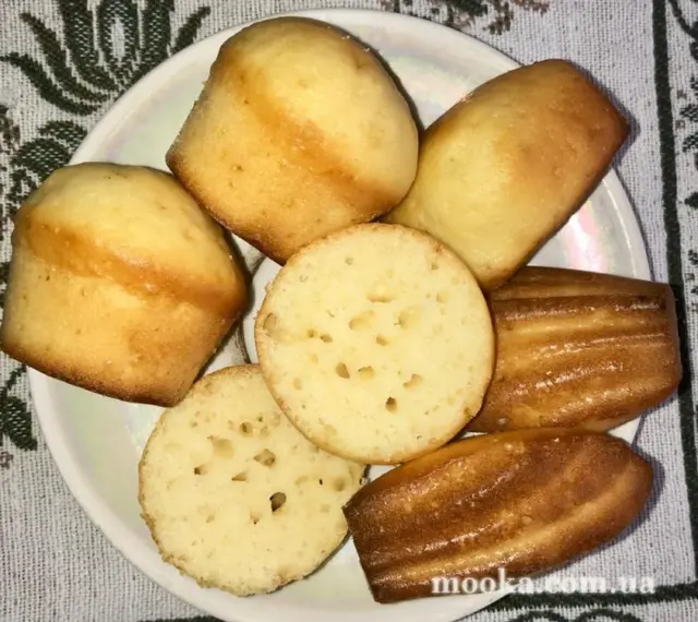 Кексы с красивой шапочкой (очень простой, удачный рецепт)