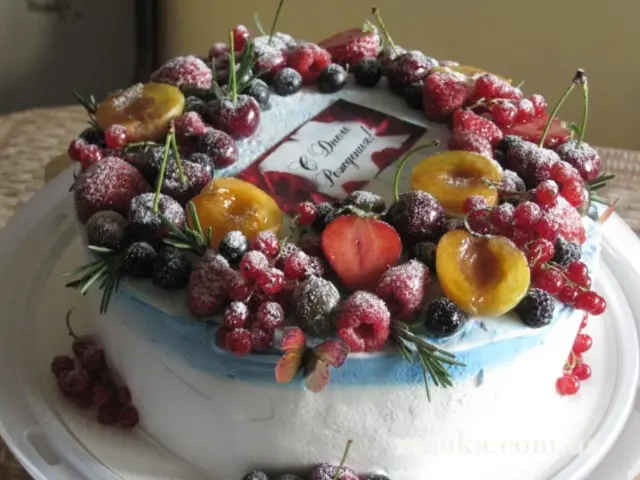 Наши торты, украшенные фруктами