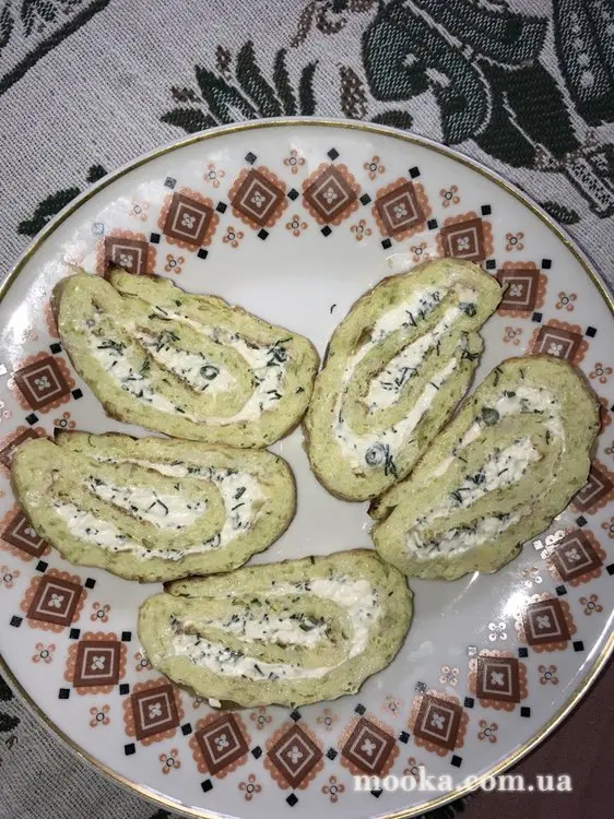 Кабачковый рулет ещё один