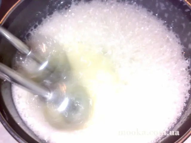 Крем "Шарлотт" (масляный на молоке и яйцах )