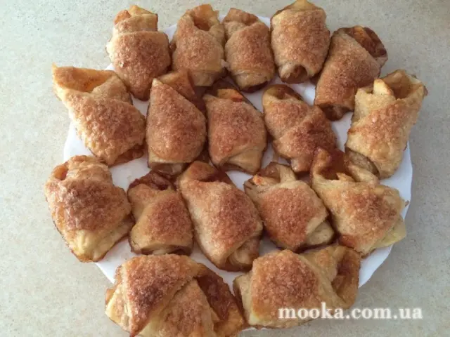 Слойки с яблоками и спрайтом