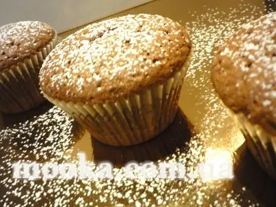 Шоколадные маффины с черносливом