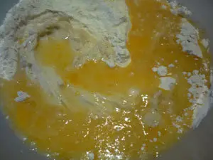 Булочки с маком и вяленой вишней