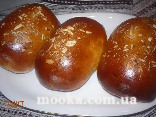 Булочки с миндально-шоколадной начинкой