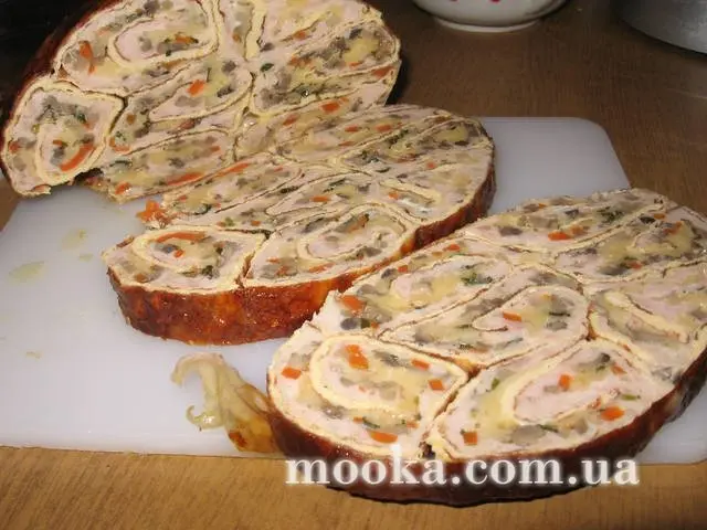 Курица фаршированная блинами