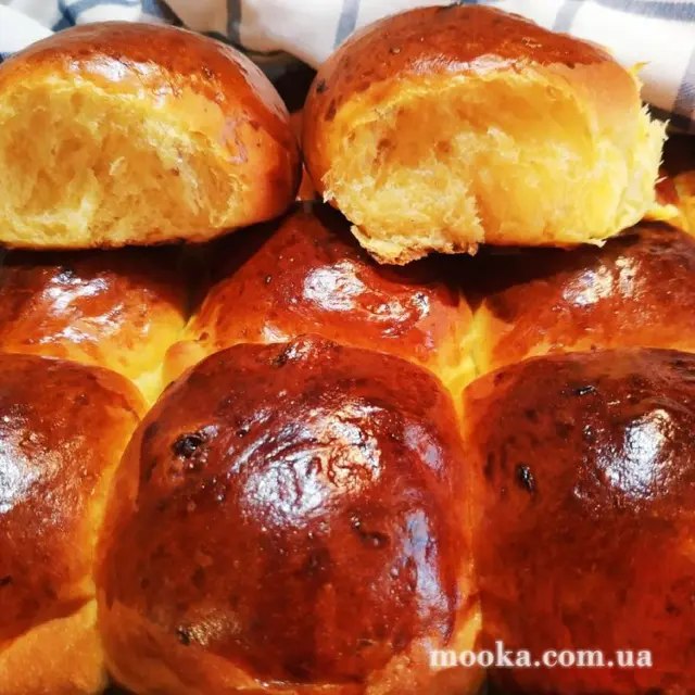 Булочки тыквенно-творожные с изюмом