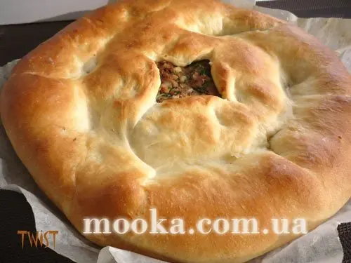 Кадурджин (осетинский пирог с фасолью и орехами)
