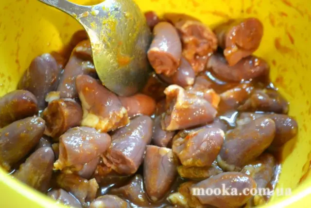 Сердечки куриные на шпажках