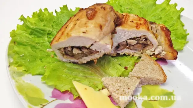 Куриное филе с грибами и сыром