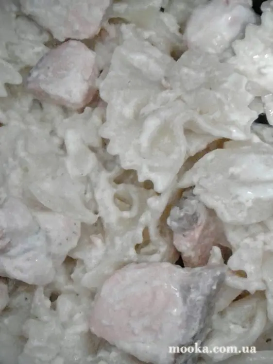 Макароны в сливках с красной рыбой