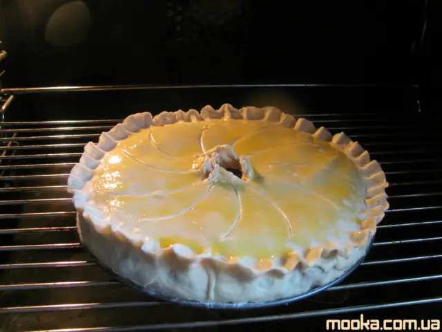 Пирог с копченой уткой