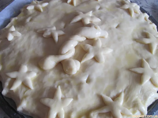 Пирог с капустой, яйцами и сыром