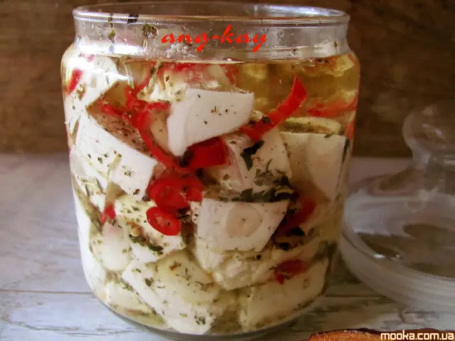 Брынза домашняя маринованная
