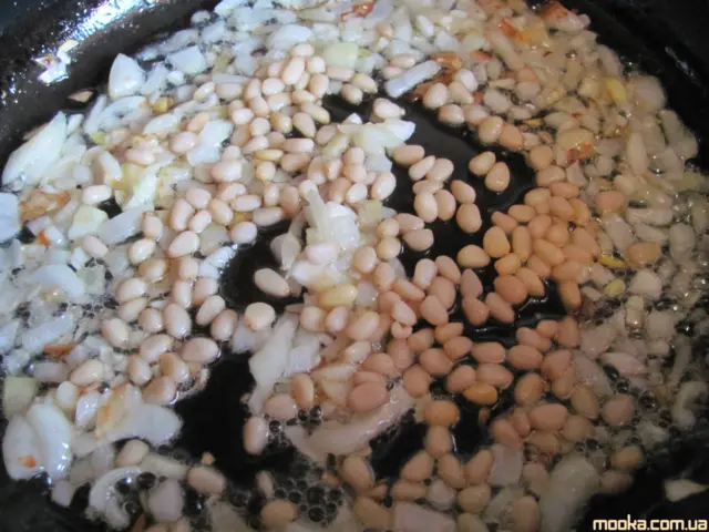 Кеббе с булгуром и кедровыми орехами