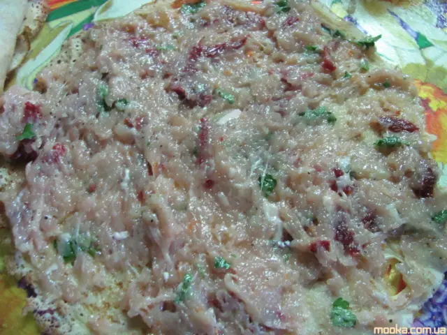 Курица фаршированная блинами