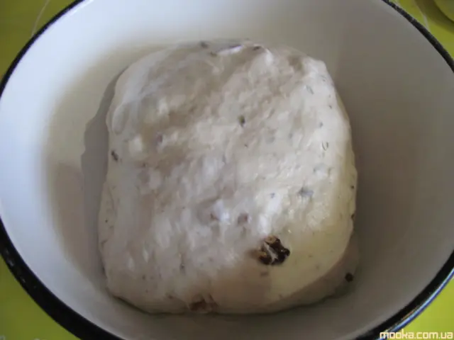 Хлеб с лавандой и грецким орехом