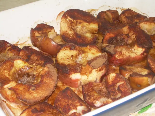 Печеные яблоки с медом и корицей